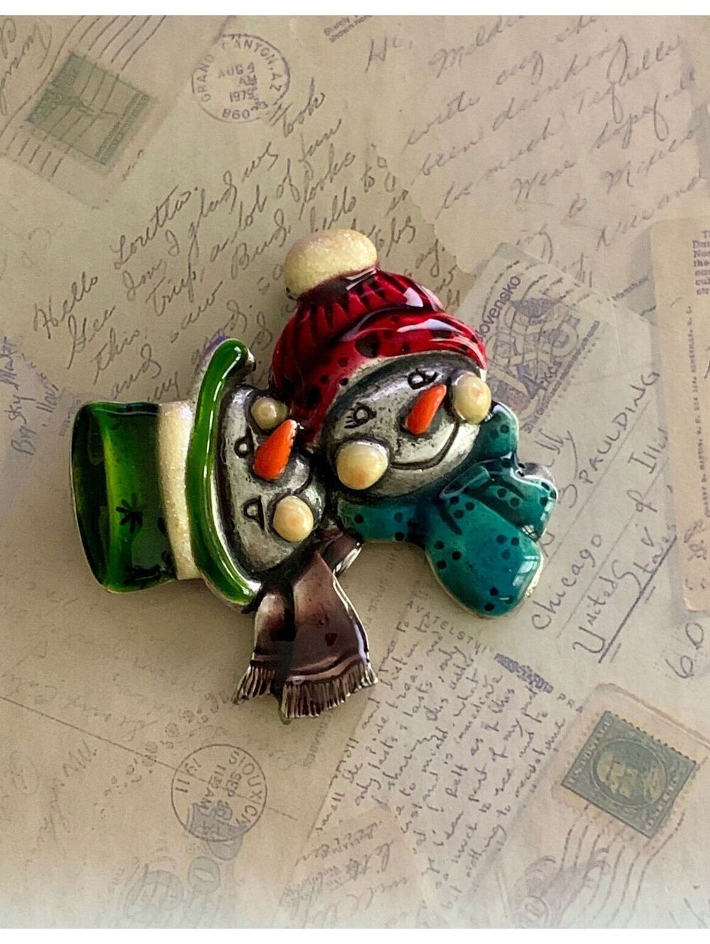 Vintage Cute Snowman Couple Brooch Pin - Festive Holiday Accessory